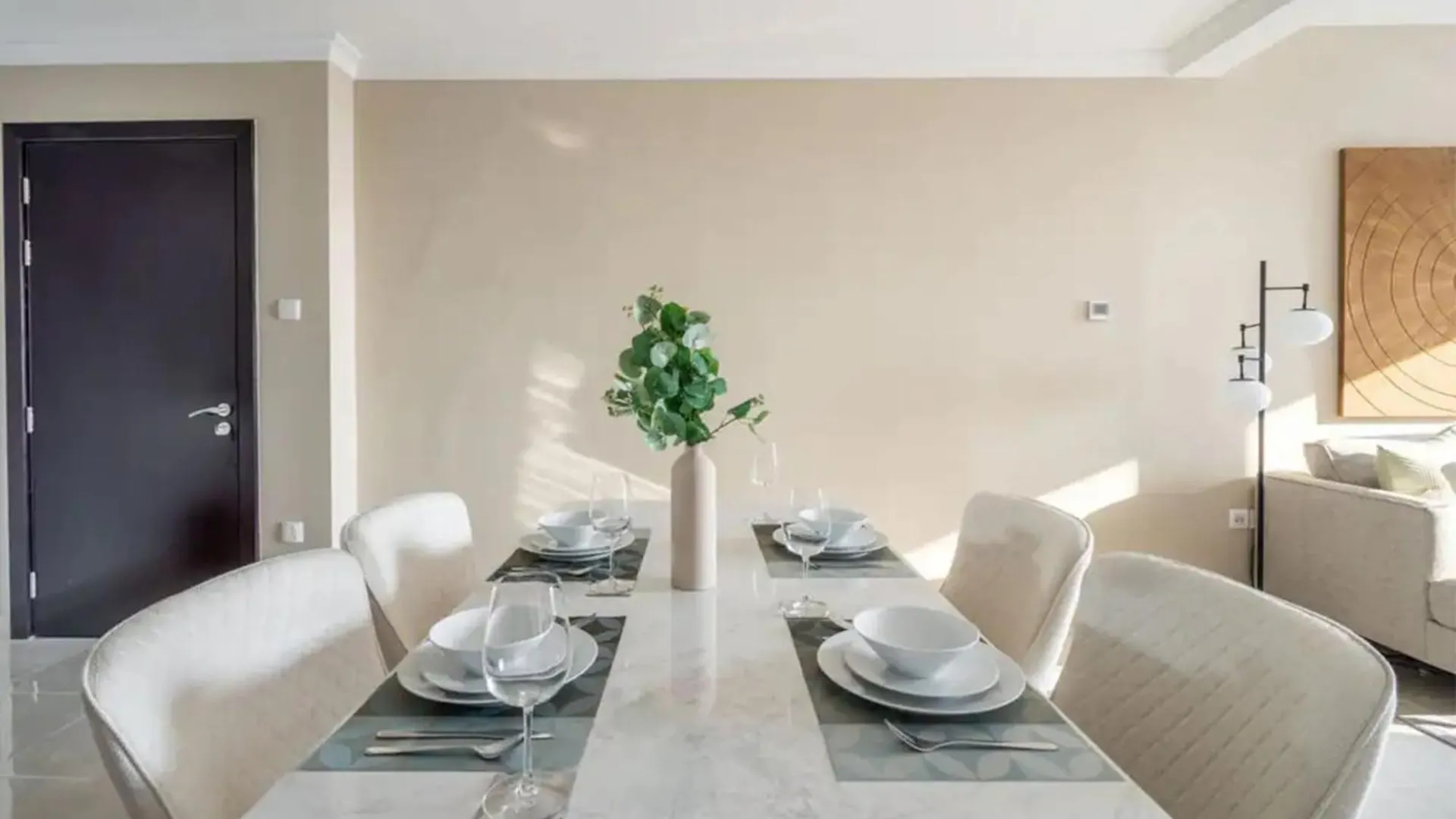 Magnificiant 1Br Apartment In Court Tower With Canal View Dubai